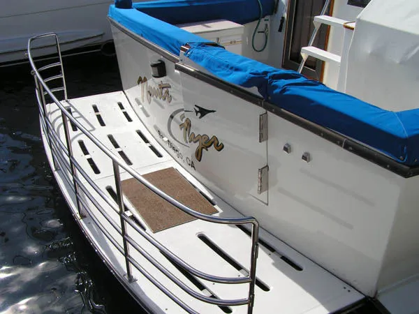 Slide: The Image of Symbol Cockpit Motoryacht 1987 - 4