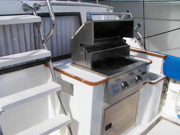 Slide: The Image of Symbol Cockpit Motoryacht 1987 - 5