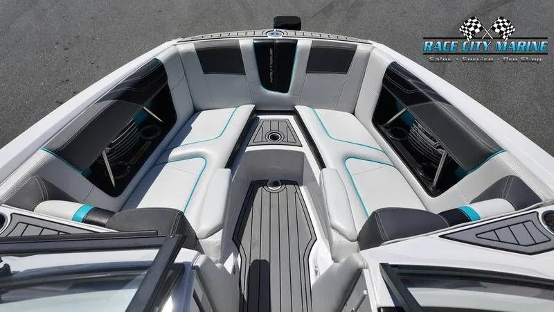 Slide: The Image of Nautique Super Air Nautique G21 2015 - 19