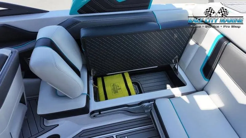 Slide: The Image of Nautique Super Air Nautique G21 2015 - 29