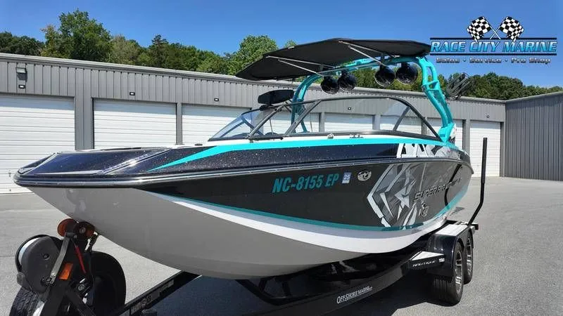 Slide: The Image of Nautique Super Air Nautique G21 2015 - 3