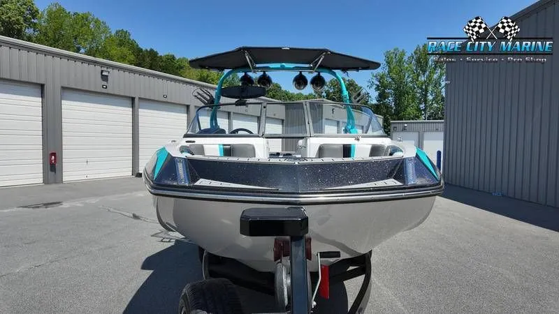 Slide: The Image of Nautique Super Air Nautique G21 2015 - 4