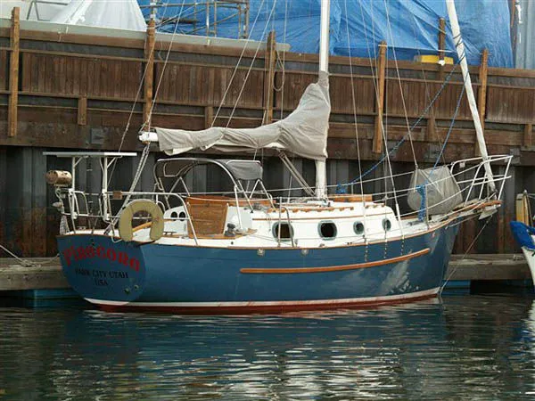 Slide: The Image of Pacific Seacraft Dana 24 1985 - 1