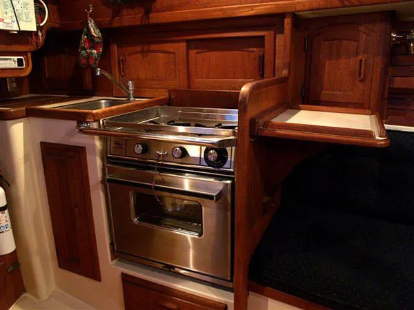 Slide: The Image of Pacific Seacraft Dana 24 1985 - 10