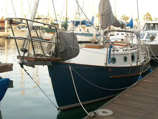 Slide: The Image of Pacific Seacraft Dana 24 1985 - 2