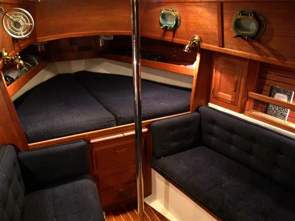 Slide: The Image of Pacific Seacraft Dana 24 1985 - 7