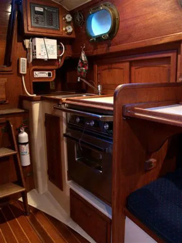 Slide: The Image of Pacific Seacraft Dana 24 1985 - 8