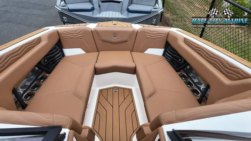 Slide: The Image of Nautique G23 2025 - 30