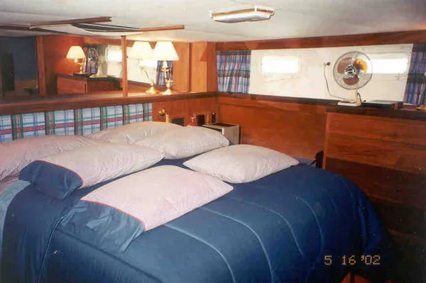 Slide: The Image of Trojan Double Cabin MY 1975 - 9