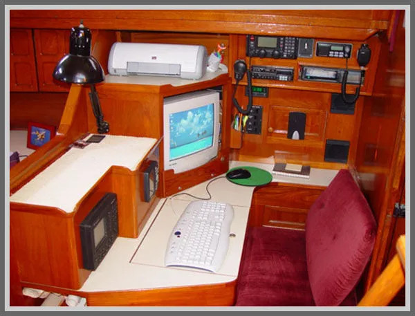 Slide: The Image of Endeavour Center Cockpit Ketch 1979 - 10