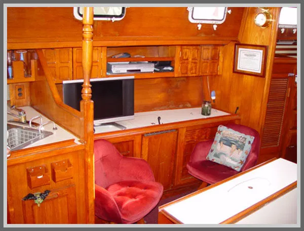 Slide: The Image of Endeavour Center Cockpit Ketch 1979 - 3