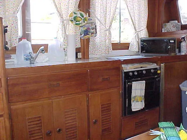 Slide: The Image of C&L Trawler with Trunk Cabin 1978 - 2