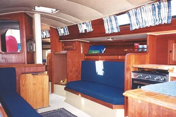 Slide: The Image of Islander Sloop 1977 - 3