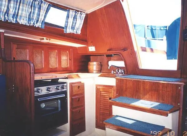 Slide: The Image of Islander Sloop 1977 - 4