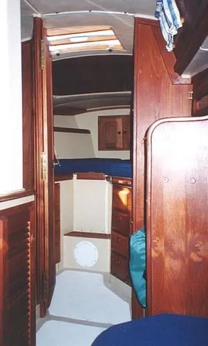 Slide: The Image of Islander Sloop 1977 - 5