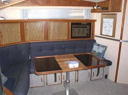 Slide: The Image of Sea Ray 390 Express 1987 - 3