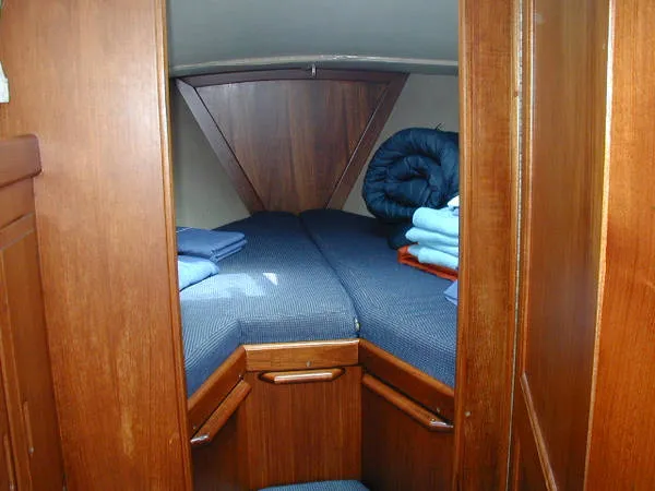 Slide: The Image of Ericson Sloop 1987 - 4