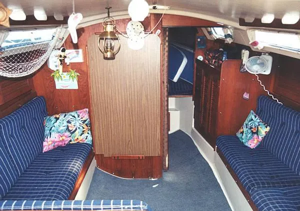 Slide: The Image of Catalina Sloop 1984 - 3