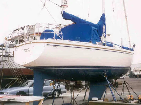 Slide: The Image of Catalina Sloop 1988 - 1