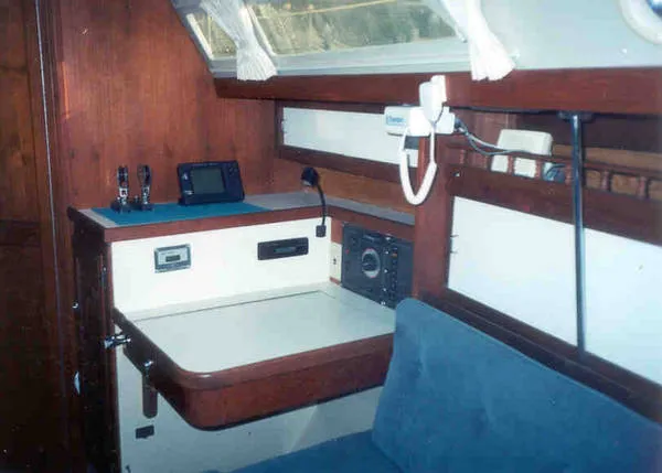 Slide: The Image of Catalina Sloop 1988 - 6