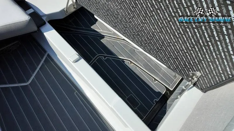 Slide: The Image of Nautique Paragon 25 2021 - 15