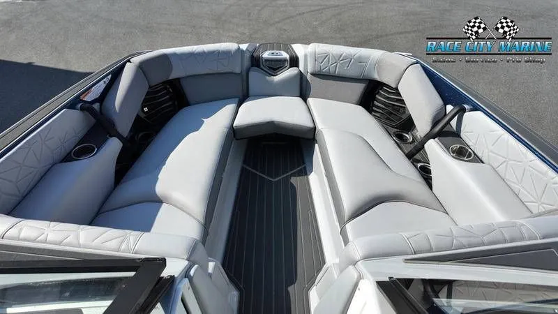 Slide: The Image of Nautique Paragon 25 2021 - 18