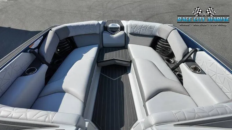Slide: The Image of Nautique Paragon 25 2021 - 21