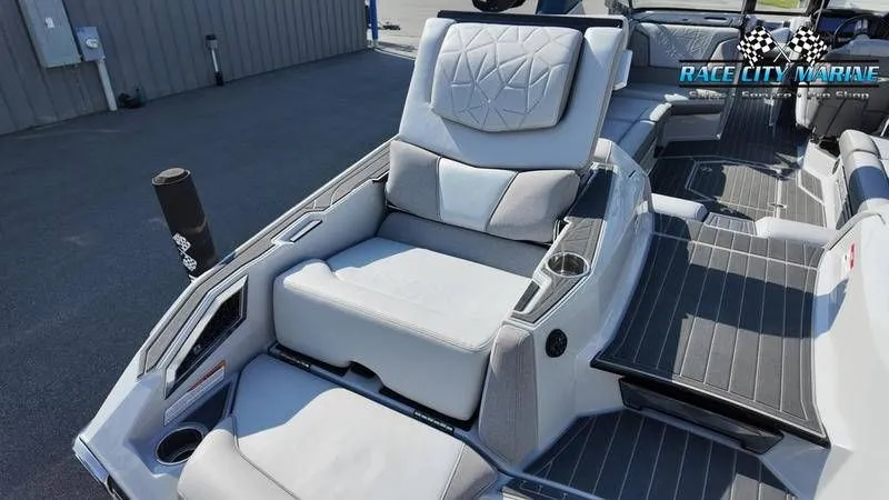 Slide: The Image of Nautique Paragon 25 2021 - 28