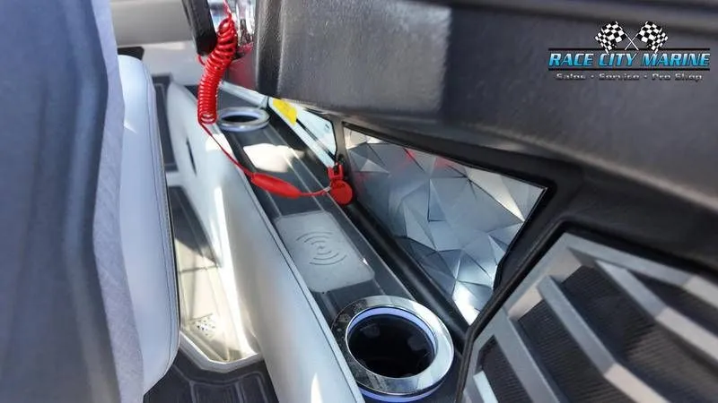 Slide: The Image of Nautique Paragon 25 2021 - 36