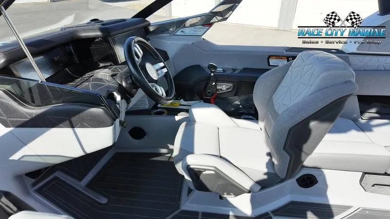 Slide: The Image of Nautique Paragon 25 2021 - 38