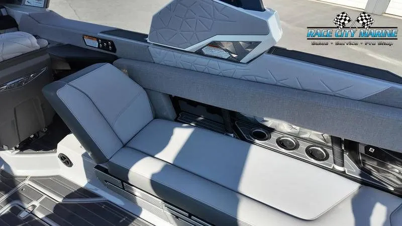 Slide: The Image of Nautique Paragon 25 2021 - 40