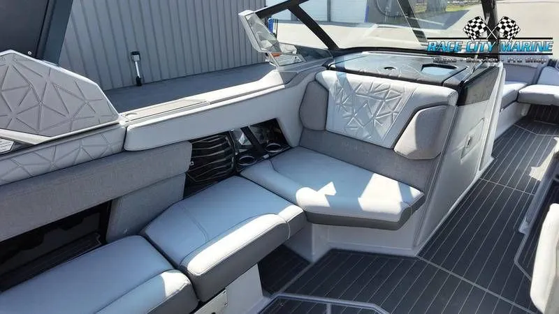 Slide: The Image of Nautique Paragon 25 2021 - 42