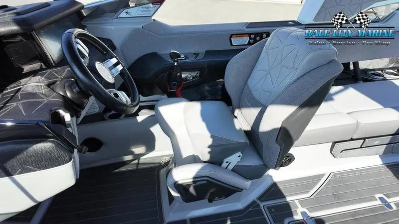 Slide: The Image of Nautique Paragon 25 2021 - 45