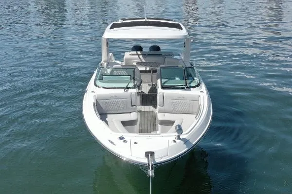 Slide: The Image of Sea Ray SLX 310 2023 - 8
