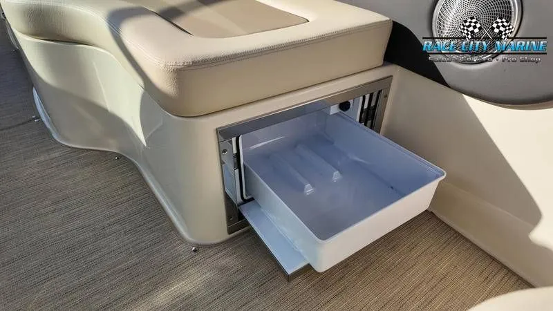 Slide: The Image of Chris-Craft 28MS 2025 - 35