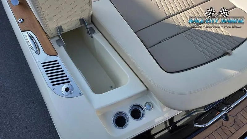 Slide: The Image of Chris-Craft 28MS 2025 - 36