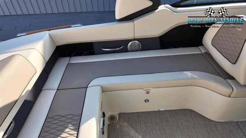 Slide: The Image of Chris-Craft 28MS 2025 - 37