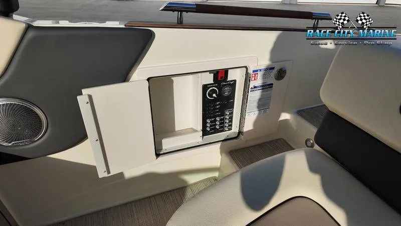 Slide: The Image of Chris-Craft 28MS 2025 - 38