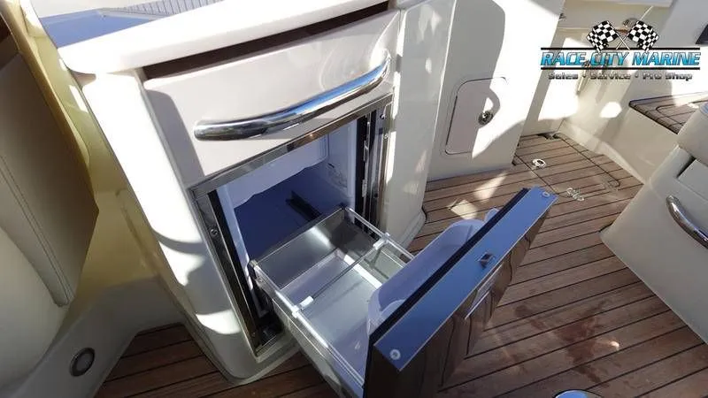 Slide: The Image of Chris-Craft 28GT 2025 - 17