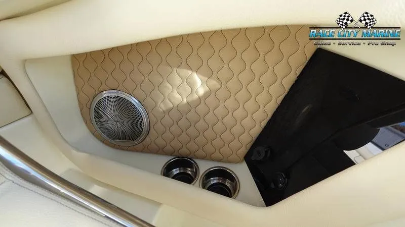 Slide: The Image of Chris-Craft 28GT 2025 - 18