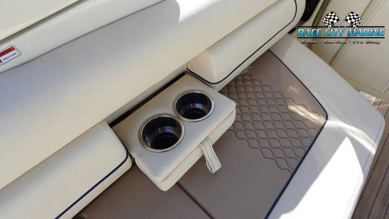 Slide: The Image of Chris-Craft 28GT 2025 - 29