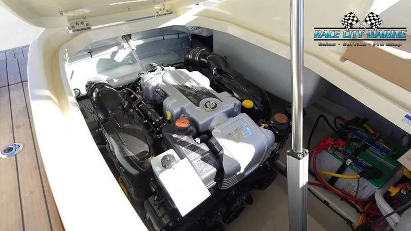 Slide: The Image of Chris-Craft 28GT 2025 - 36