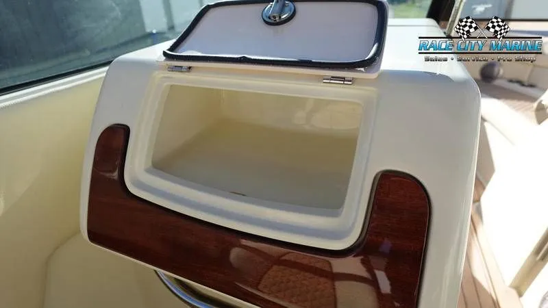 Slide: The Image of Chris-Craft 28GT 2025 - 39