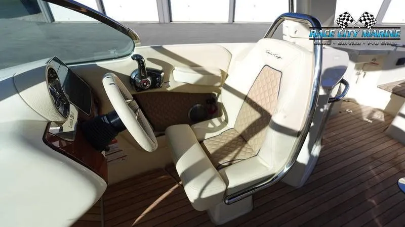 Slide: The Image of Chris-Craft 28GT 2025 - 43