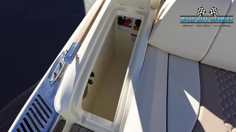 Slide: The Image of Chris-Craft 28GT 2025 - 44