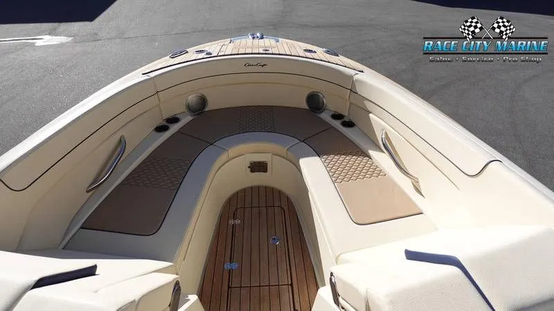 Slide: The Image of Chris-Craft 28GT 2025 - 49