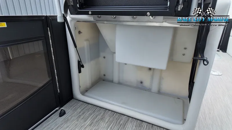 Slide: The Image of Barletta X25UC 2022 - 23