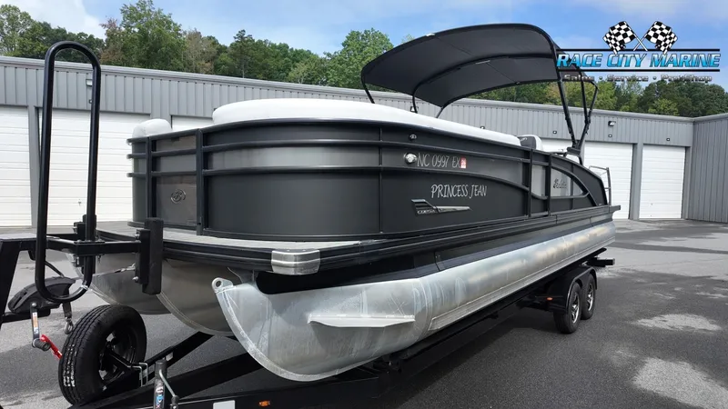 Slide: The Image of Barletta X25UC 2022 - 6