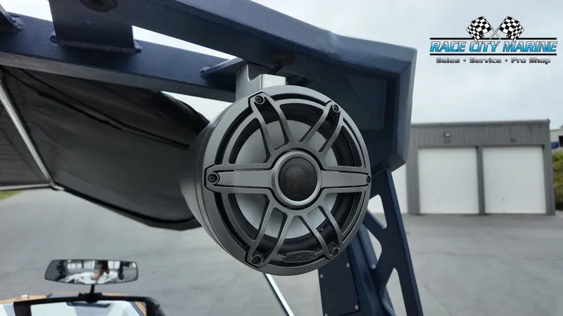 Slide: The Image of Nautique Super Air Nautique S23 2023 - 10