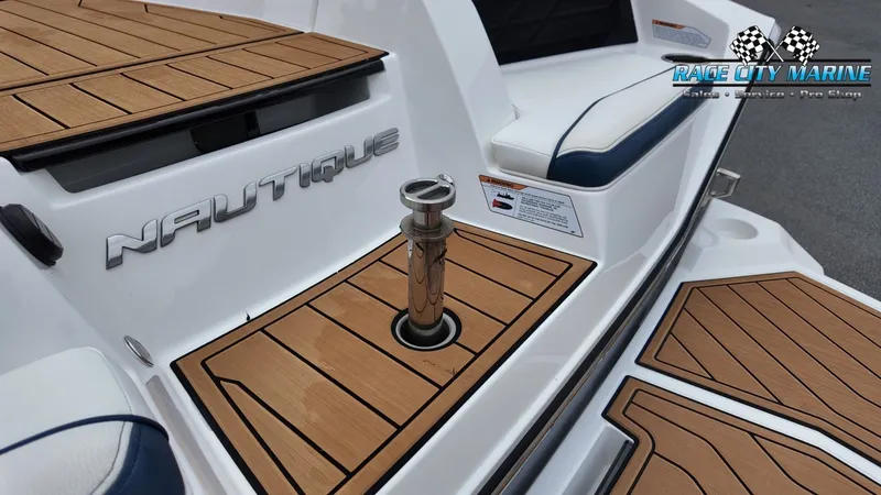 Slide: The Image of Nautique Super Air Nautique S23 2023 - 32